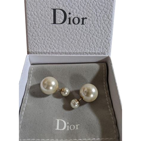 boucle d'oreille double perle dior|Dior Tribales .